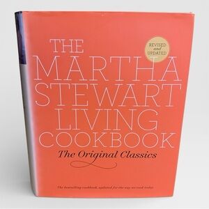 The Martha Stewart Living Cookbook: The Original Classics - 2007